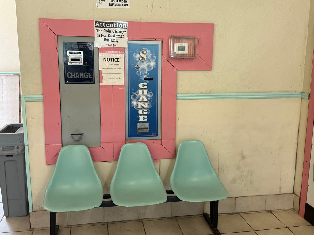 NEW LISTING! SPARKLES LAUNDROMAT