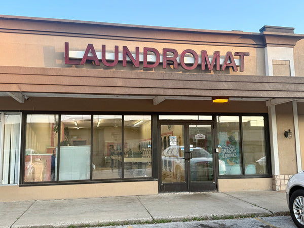 NEW LISTING! SPARKLES LAUNDROMAT